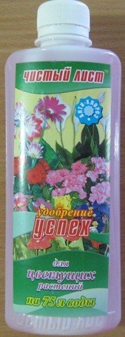 Жидкое удобрение для цветущих растений Успех, 0,3л.